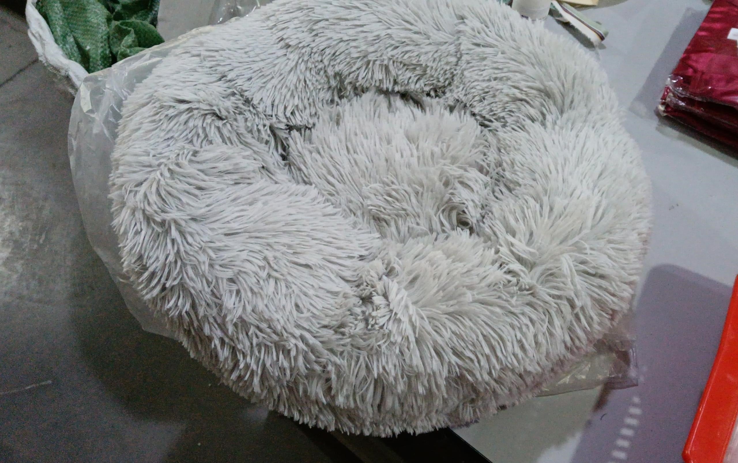Small Cozy Nesty Plush Calming Nest Bed – Soft Round Donut Bed for Small Dogs & Cats